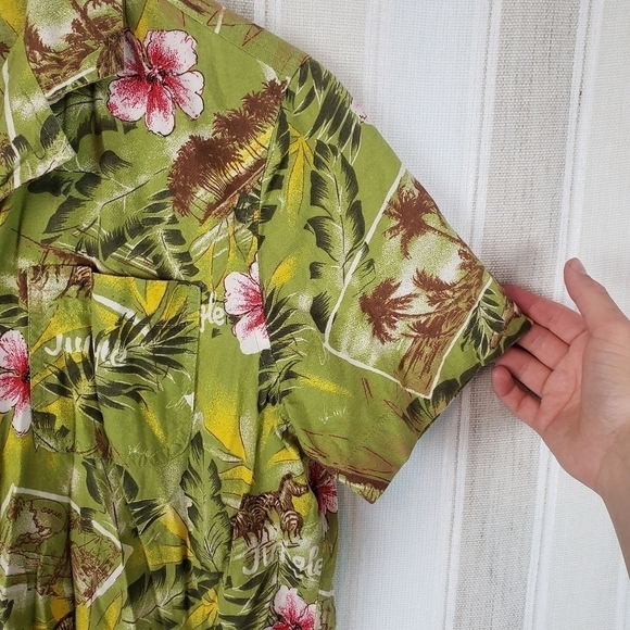 Vintage Boxy Fit Hawaiian‎ Print Button Down Shirt Size Medium Petite - Picture 4 of 8